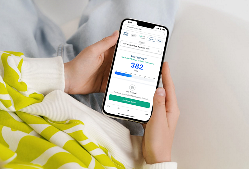 Pearl App Mockup Laptop Female Lap